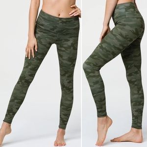 Onzie High Rise Leggings - Moss Camo